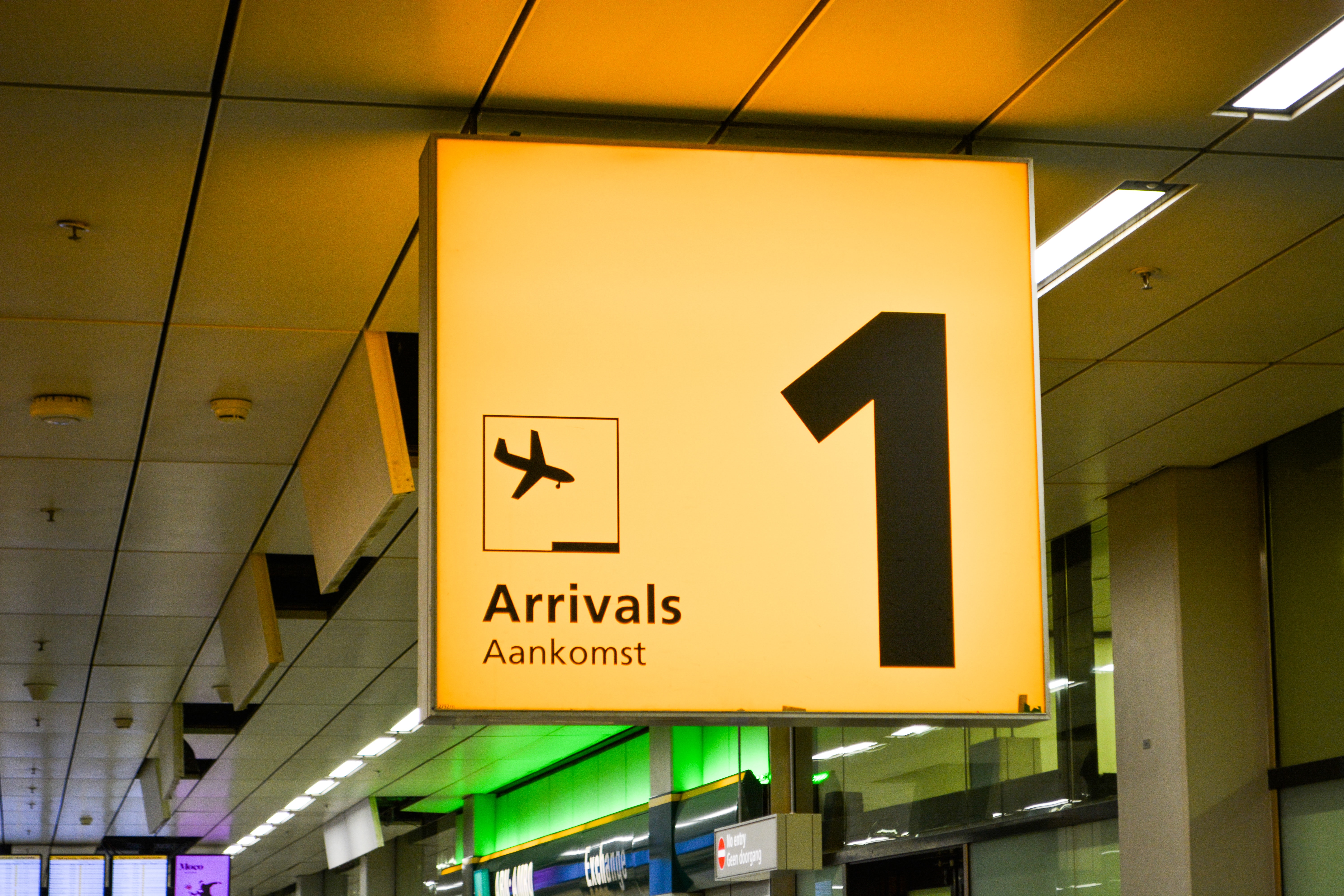 Airport sing translated into many languages